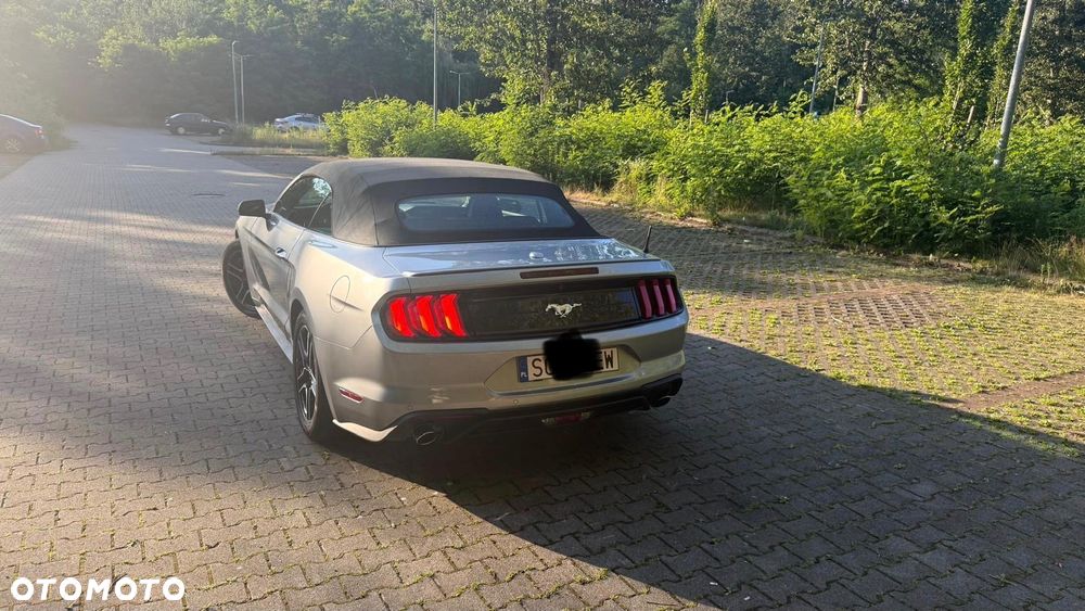 Ford Mustang - 8