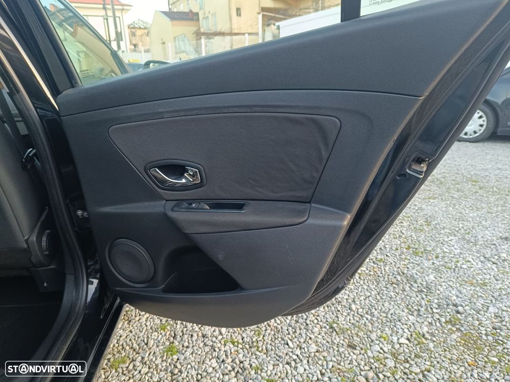 Renault Megane Sport Tourer 1.5 dCi Dynamique SS - 9