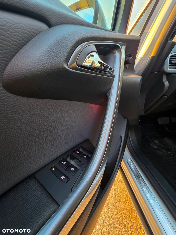 Opel Astra 1.4 T Cosmo - 23