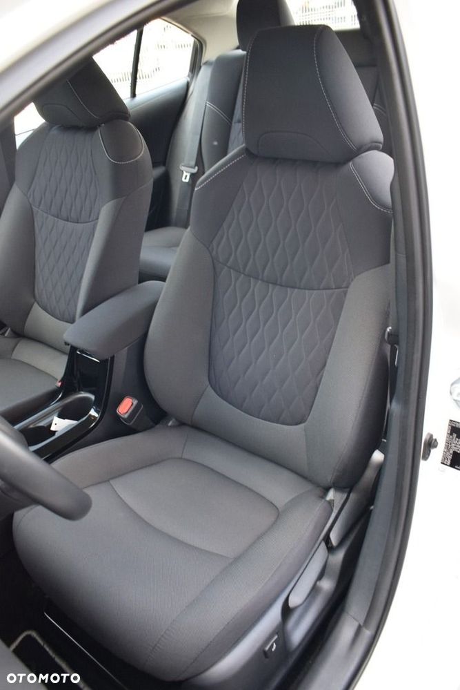 Toyota Corolla 1.8 Hybrid Comfort - 13