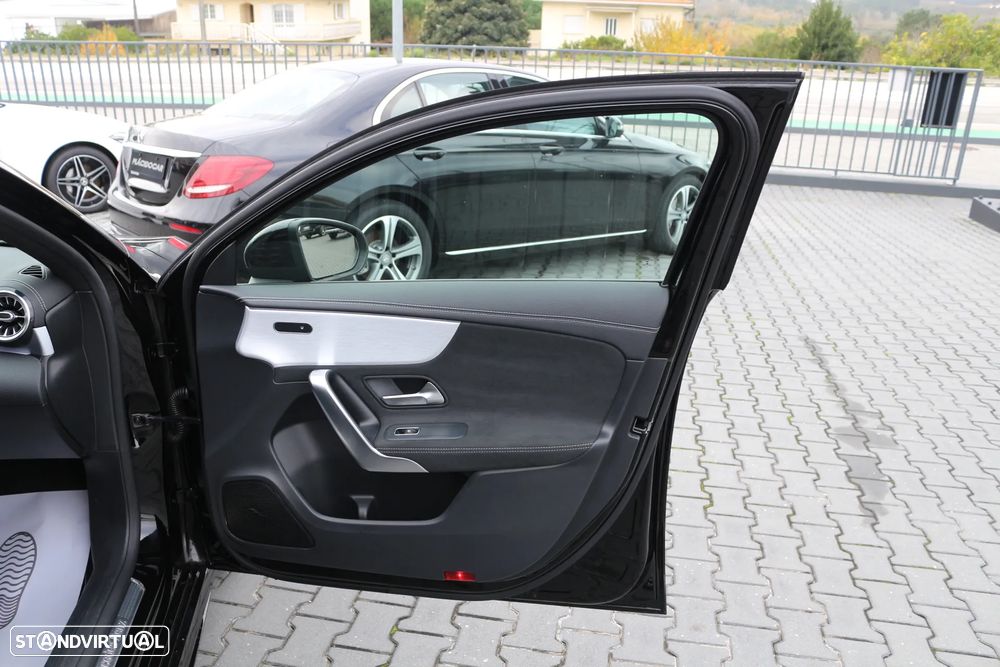 Mercedes-Benz A 250 e 8G-DCT AMG Line - 42