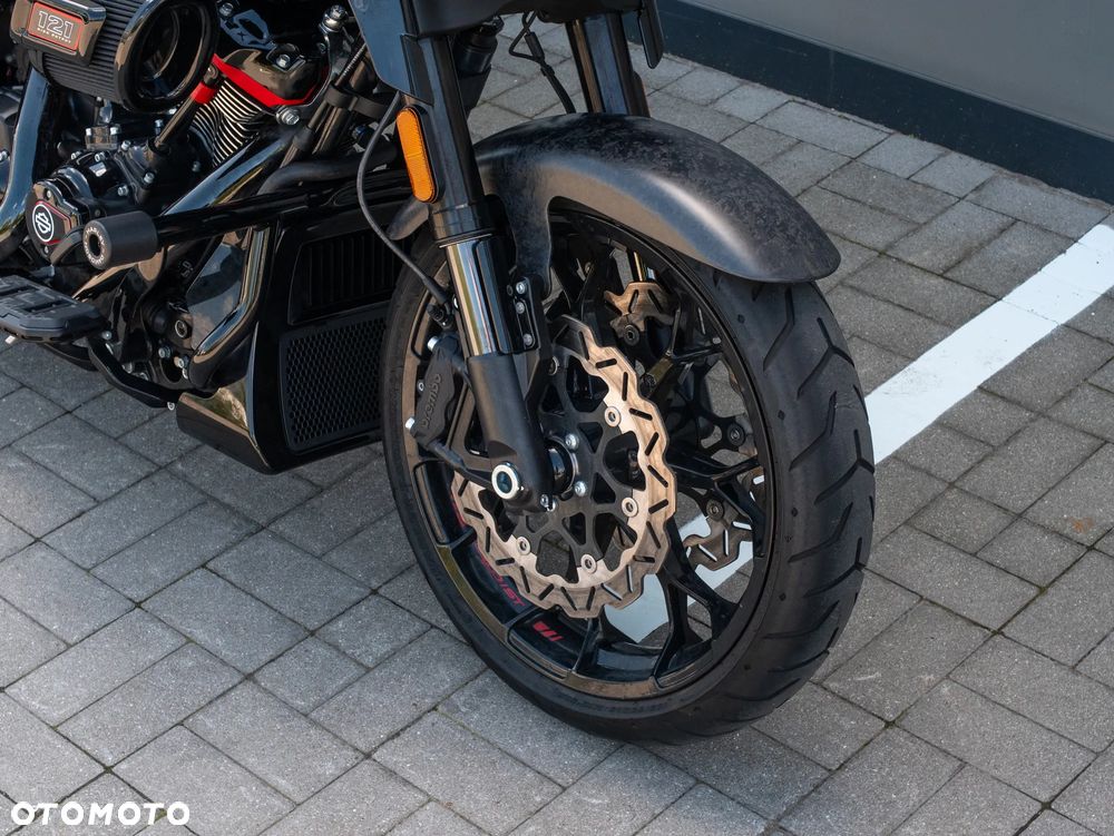 Harley-Davidson CVO Street Glide - 18
