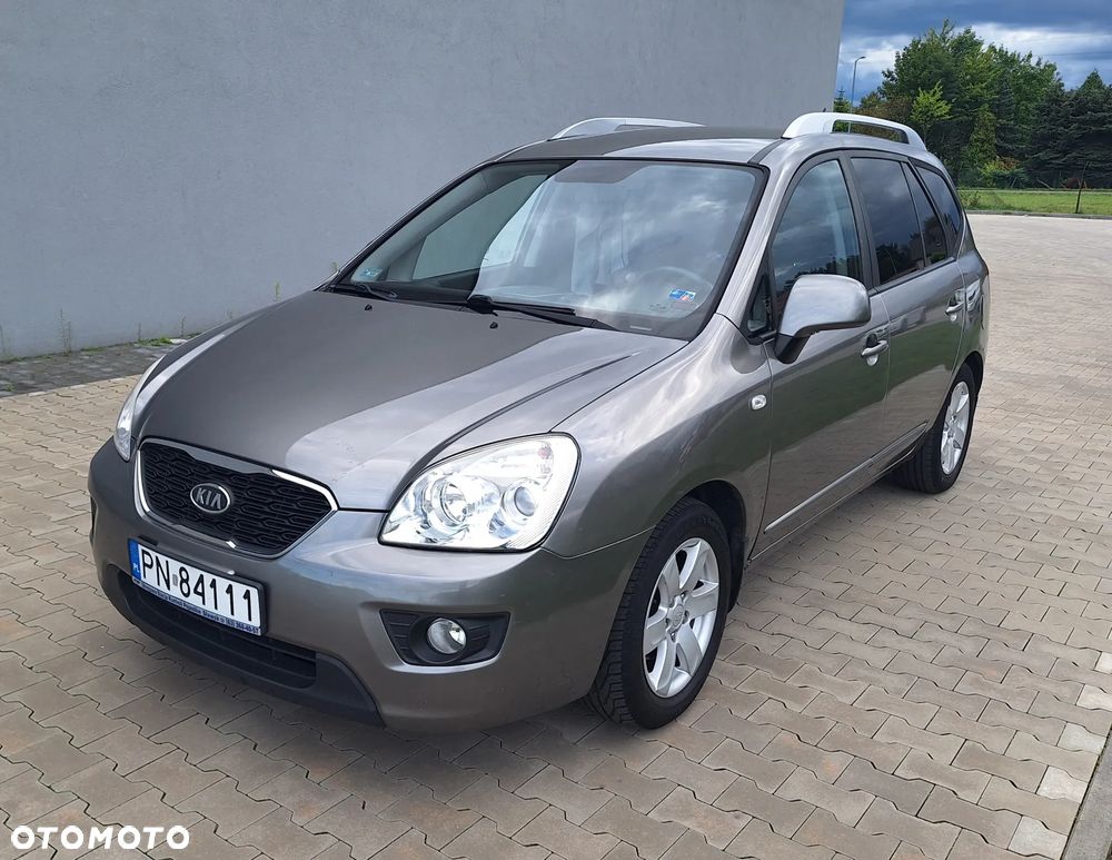 Kia Carens - 1