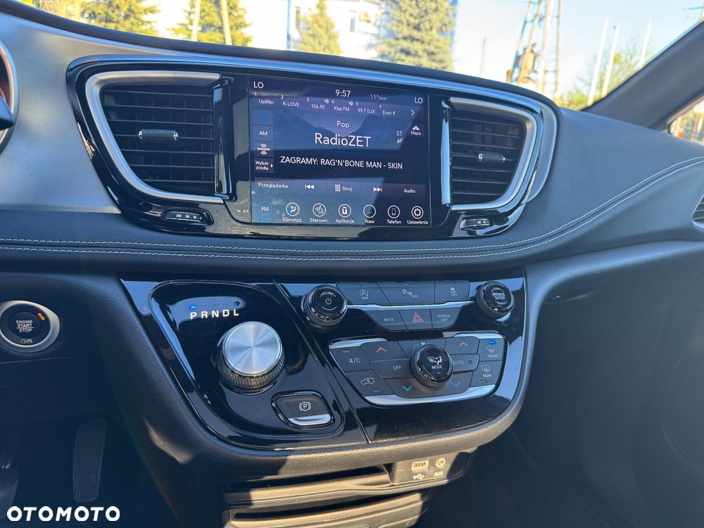 Chrysler Pacifica - 8