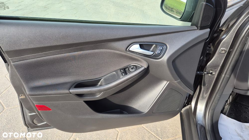 Ford Focus 1.0 EcoBoost Start-Stopp-System TREND - 12