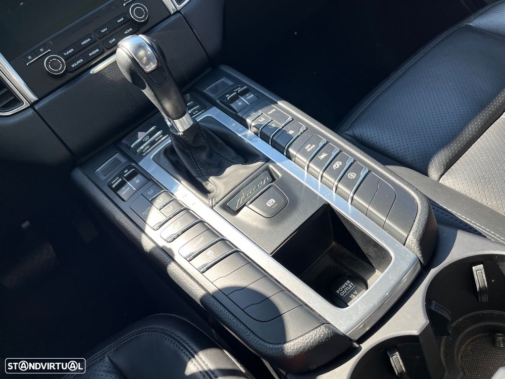 Porsche Macan - 24