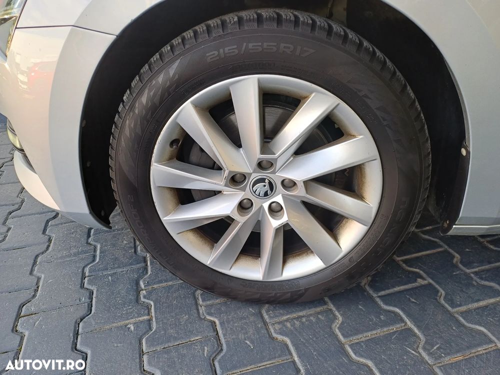 Skoda Superb 2.0 TDI DSG Ambition - 4