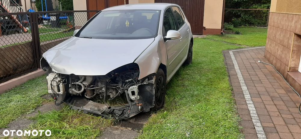 Volkswagen Golf 1.6 FSI Comfortline - 2