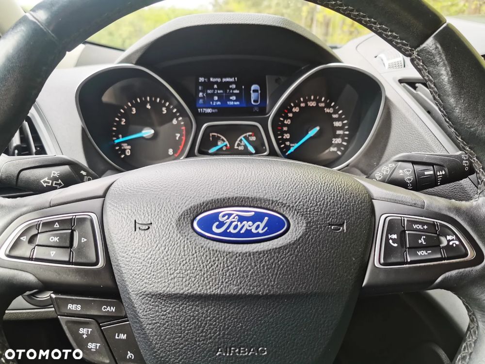 Ford Kuga 1.5 EcoBoost 2x4 Titanium - 12