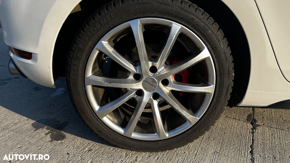 Volkswagen Golf - 10