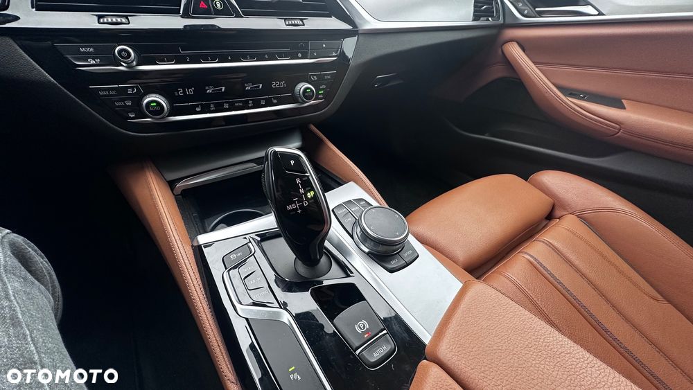 BMW Seria 5 520d Sport Line - 21