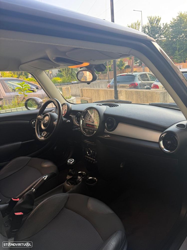 MINI 3 Portas Cooper D - 13