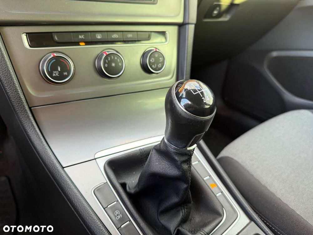 Volkswagen Golf 1.2 TSI BMT Trendline - 17