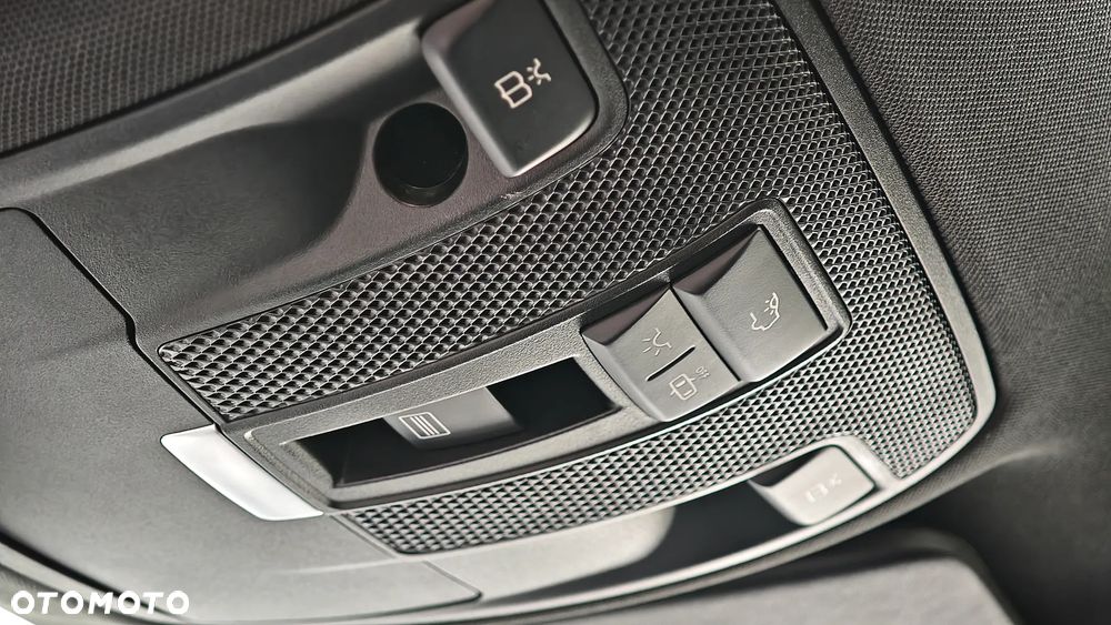 Mercedes-Benz GLA - 29