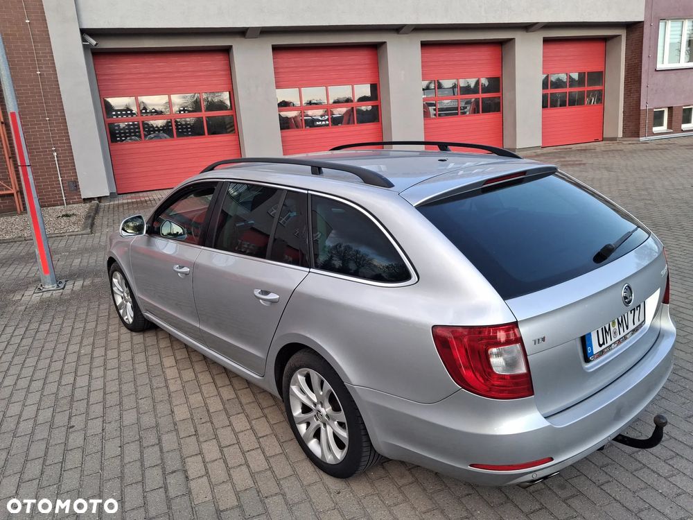 Skoda Superb 2.0 TDI DSG FAMILY - 5