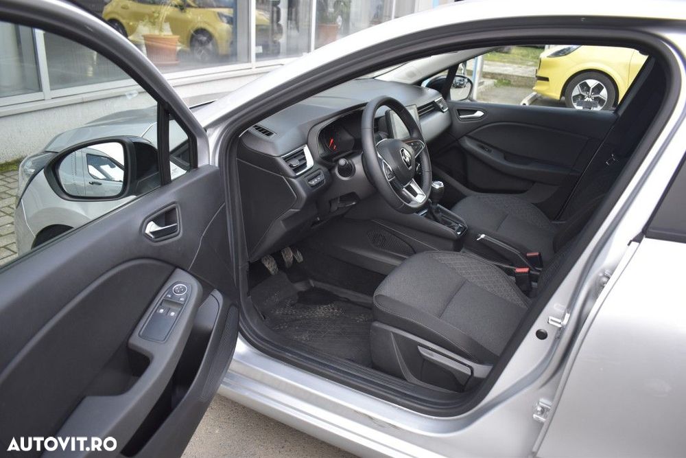 Renault Clio - 32