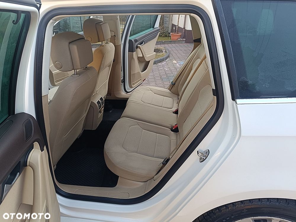 Volkswagen Passat 2.0 TDI Highline - 15