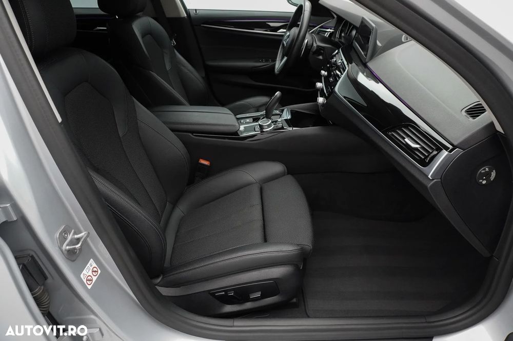 BMW Seria 5 520i Aut. Sport Line - 11