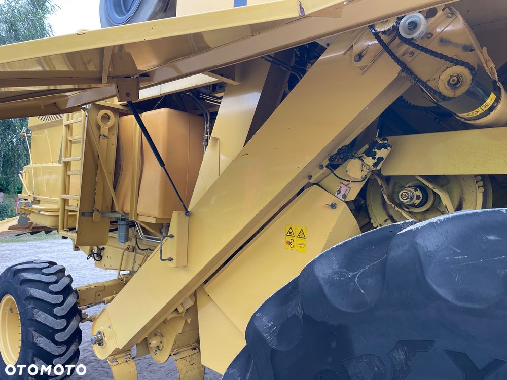 New Holland TC 56 - 18