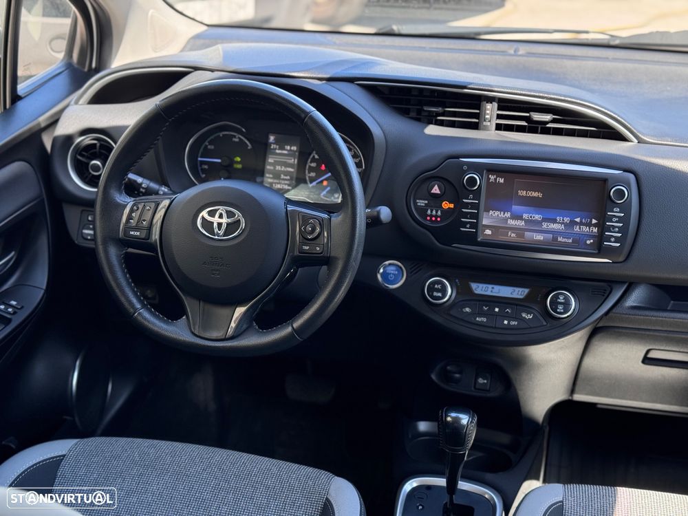 Toyota Yaris 1.5 HSD 20 Anos - 5