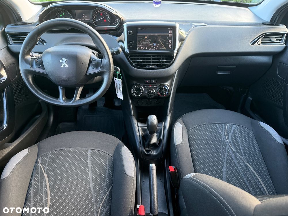 Peugeot 208 95 VTI Allure - 10