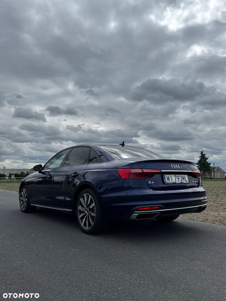 Audi A4 Limousine - 1