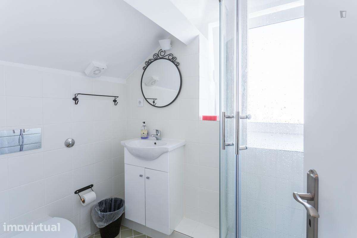 Quarto - localizado em Rio Tinto Porto - Grande imagem: 5/52