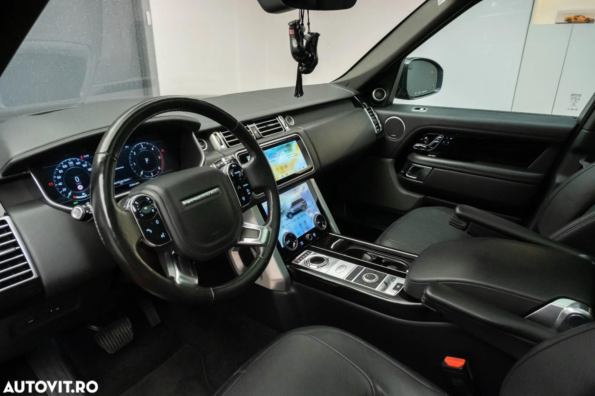 Land Rover Range Rover 4.4L SDV8 Vogue - 32