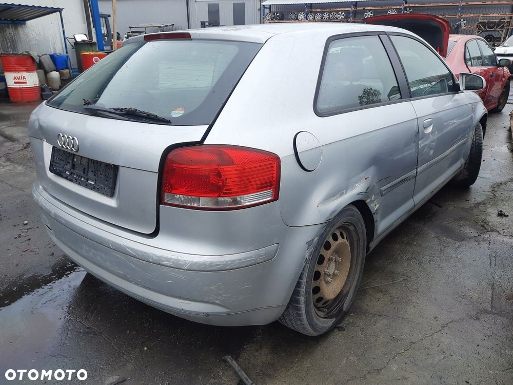 Audi A3 8P 1,9 TDI 105KM 77KW 2003-2012 R 3 DRZWI LAK Y7W CZĘŚCI - 7