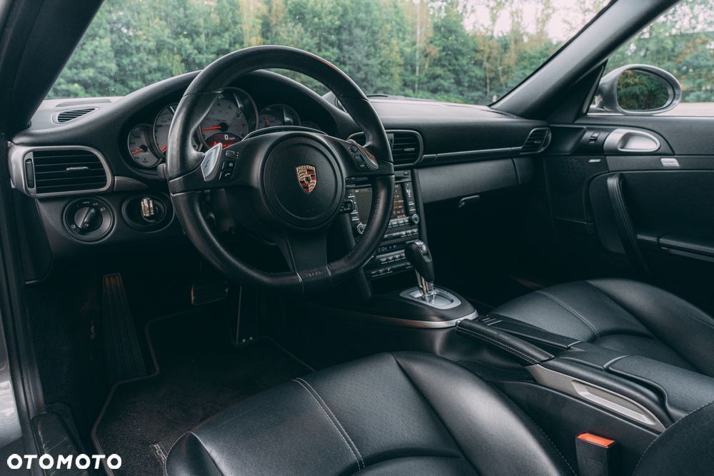 Porsche 911 Carrera 4S PDK - 22