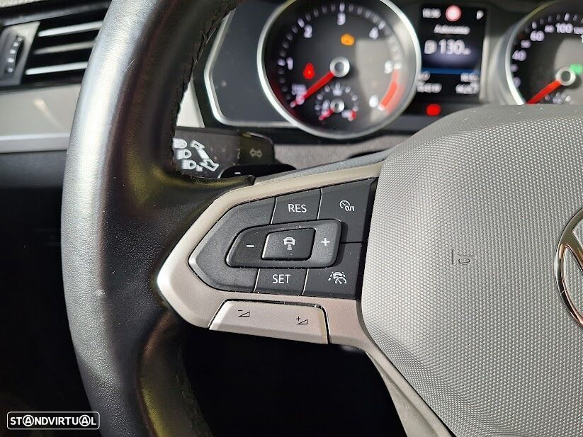 VW Passat Variant 2.0 TDi Business DSG - 18