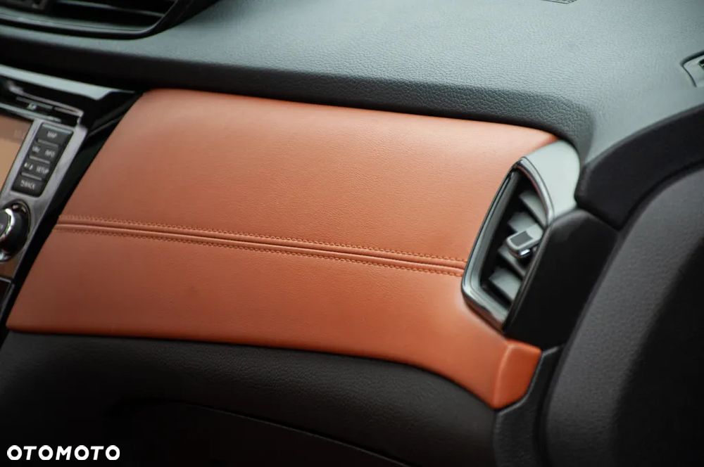 Nissan X-Trail 2.0 dCi ALL-MODE 4x4i Xtronic Tekna - 32