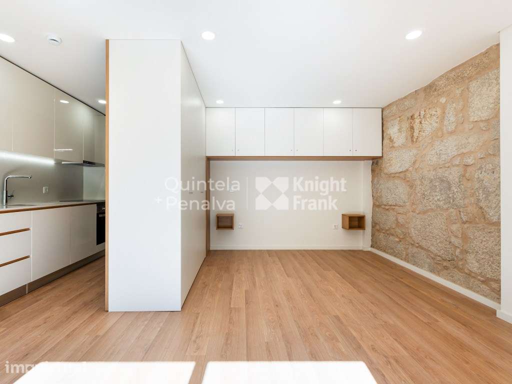 Apartamento T1 com jardim e pátio interior no centro do Porto - Grande imagem: 3/24