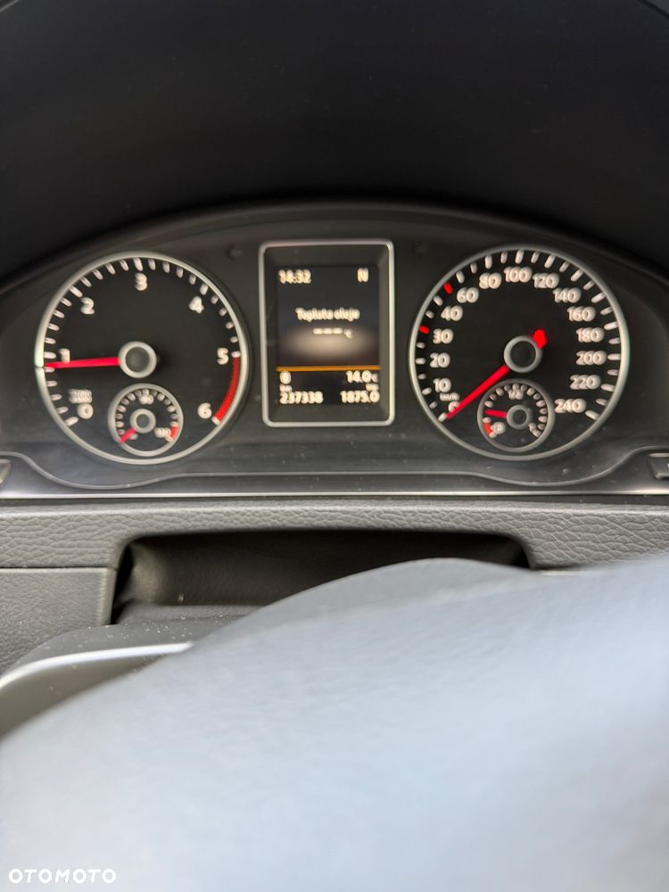 Volkswagen Multivan - 12