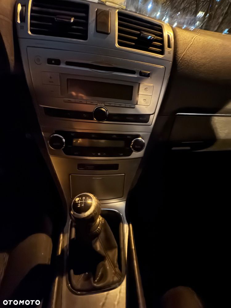 Toyota Avensis 1.8 Active - 7