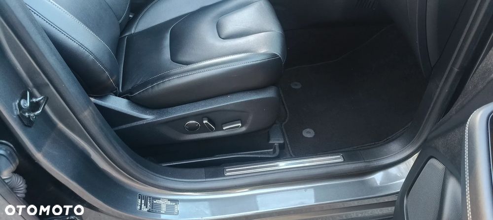 Ford S-Max 2.0 EcoBlue Titanium - 32