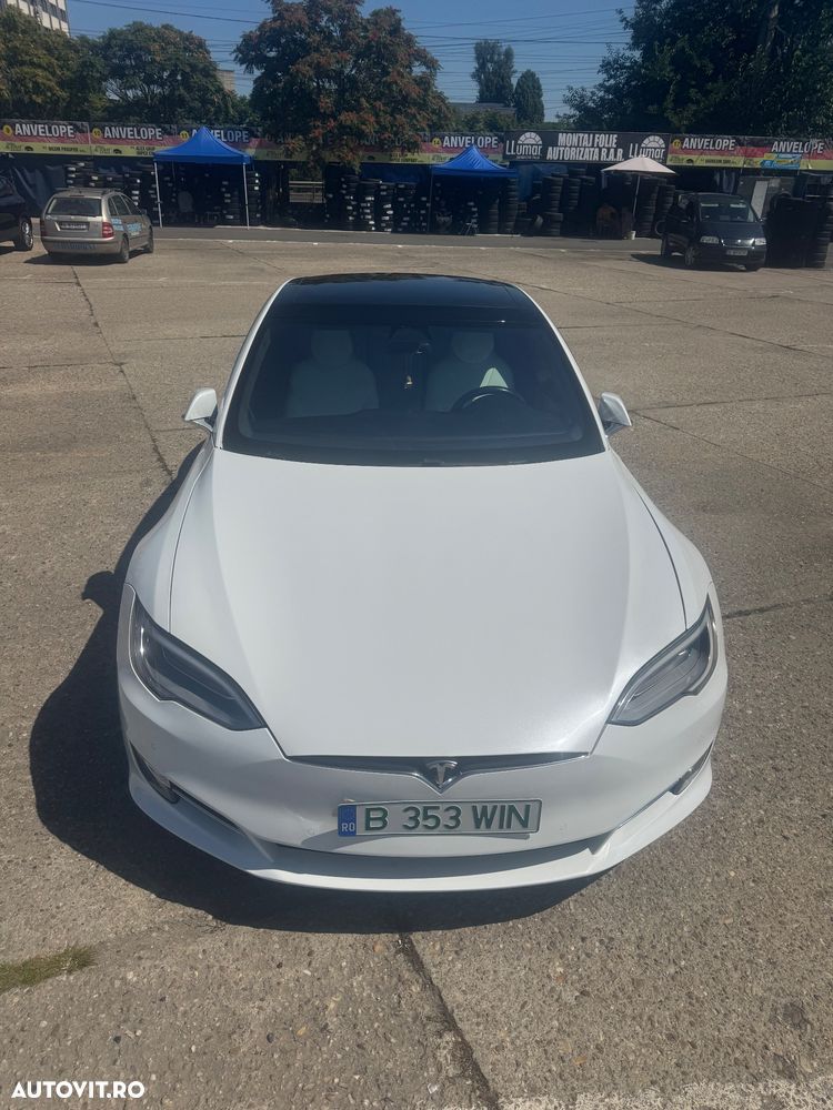 Tesla Model S - 9
