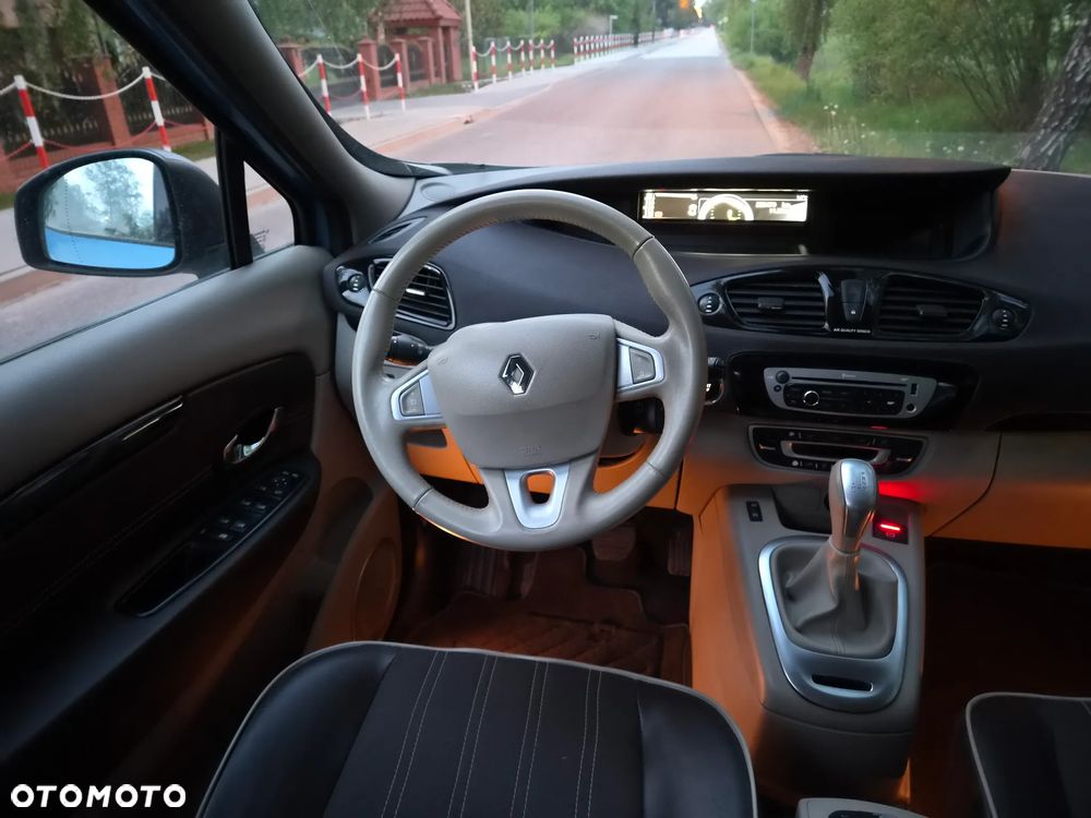 Renault Scenic 2.0 16V Privilege CVT Euro5 - 10