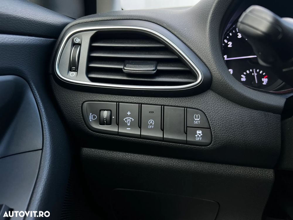 Hyundai i30 1.5 110CP 5DR M/T Comfort - 17