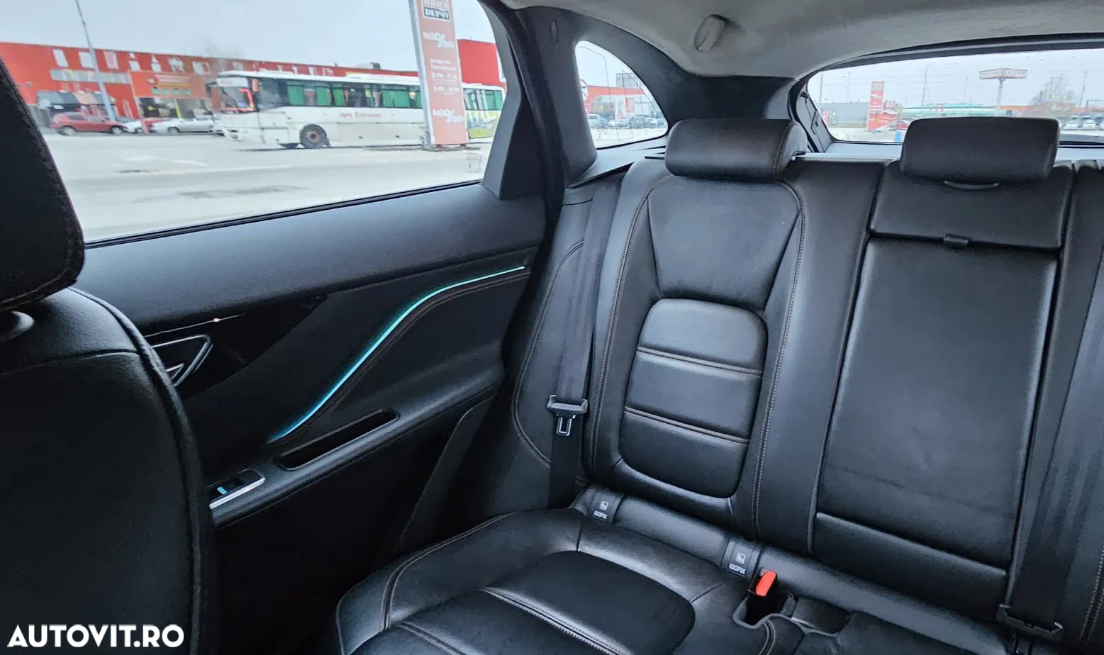 Jaguar F-Pace 20d AWD Aut. Prestige - 17