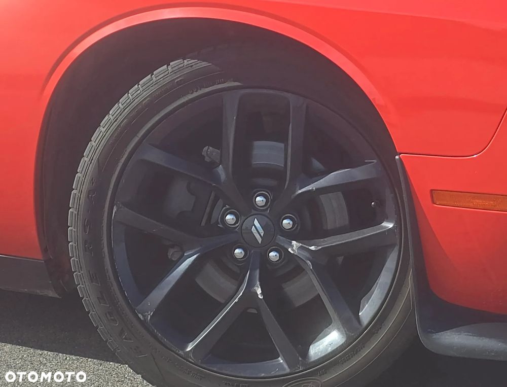 Dodge Challenger 5.7 R/T - 18