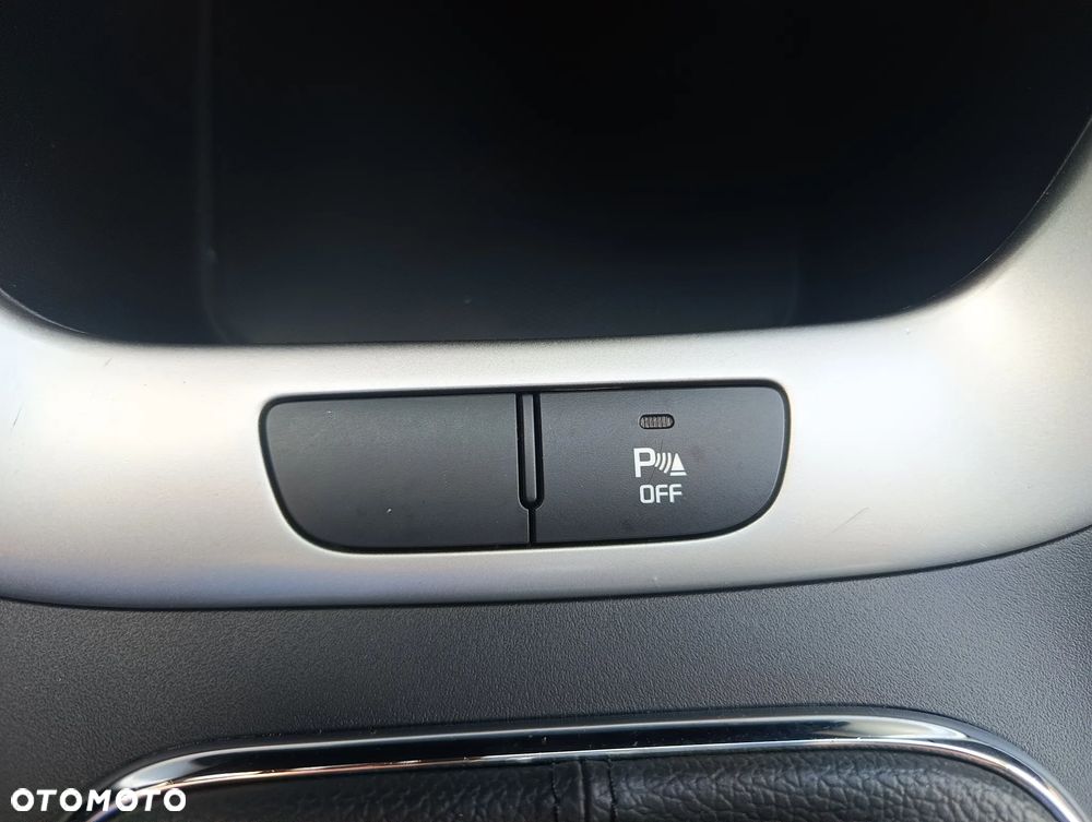 Kia Ceed 1.6 GDI Dream Team Edition - 25