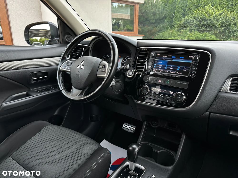 Mitsubishi Outlander - 23