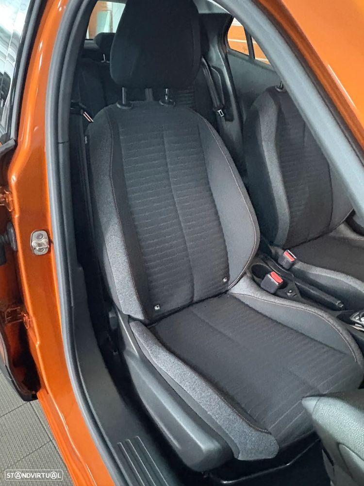 Peugeot 2008 1.2 PureTech Active Pack EAT8 - 11