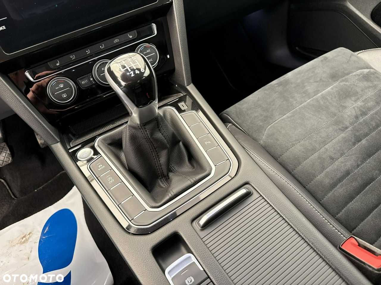 Volkswagen Passat 1.5 TSI EVO Elegance - 15