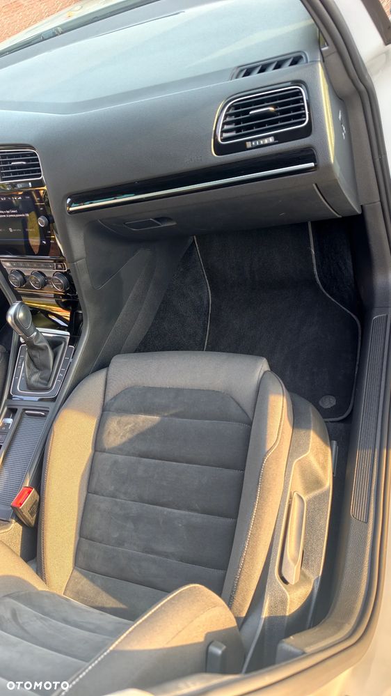 Volkswagen Golf - 24