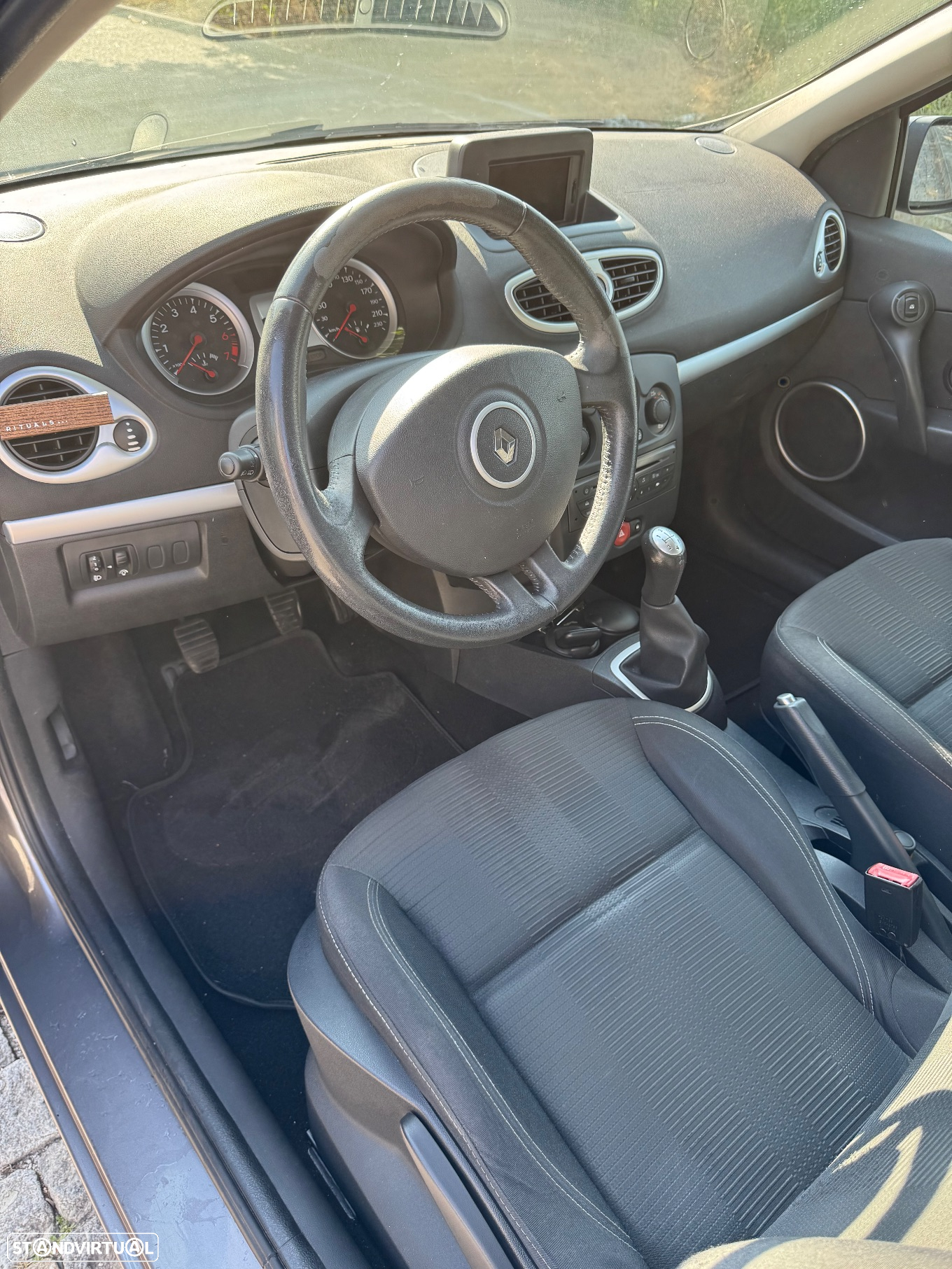 Renault Clio 1.2 16V Dynamique - 8