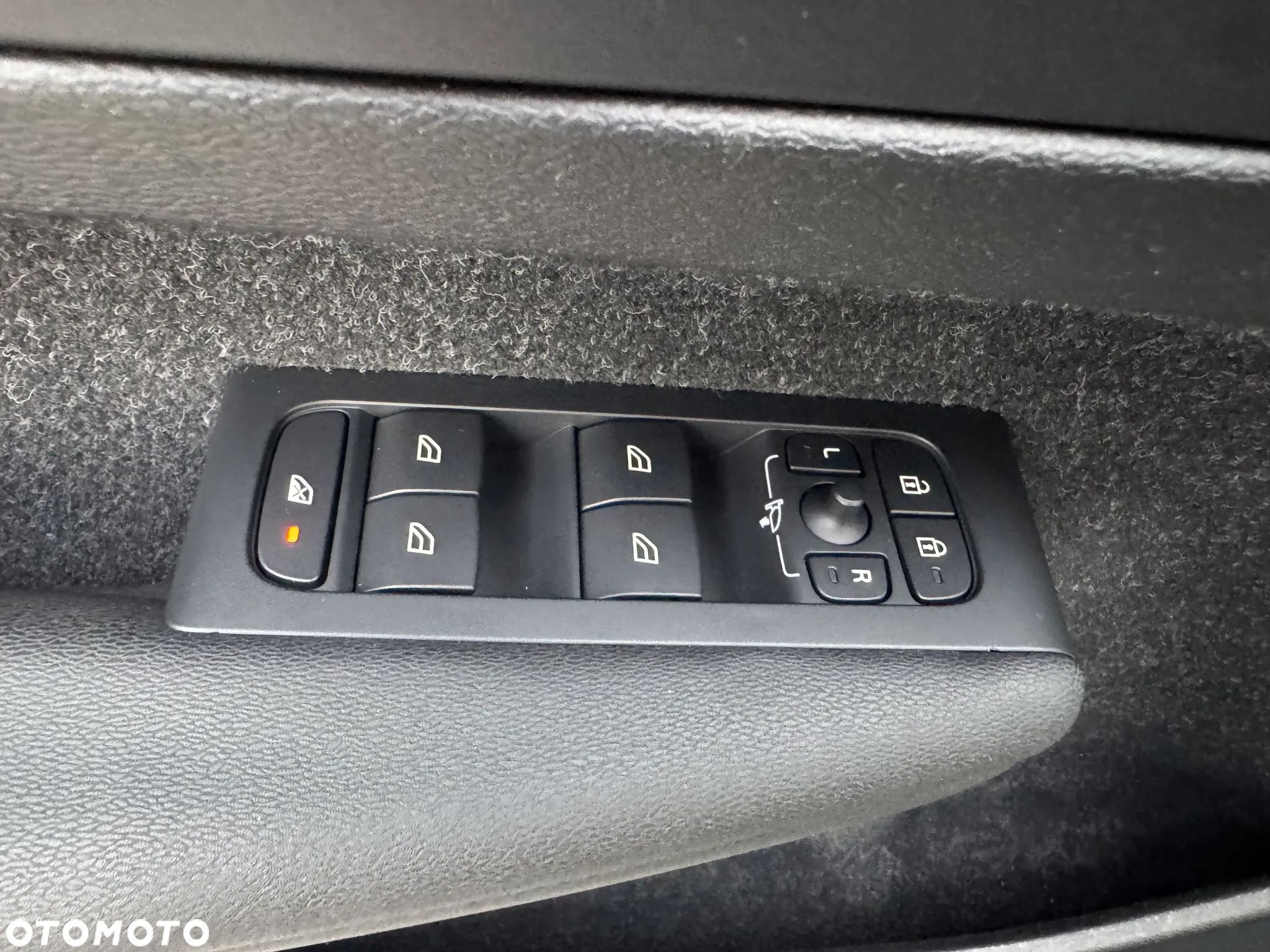 Volvo XC 40 D3 Momentum Pro - 26