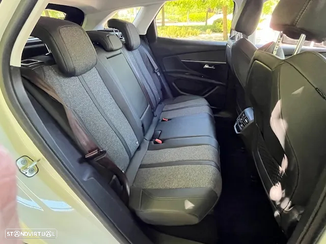 Peugeot 3008 1.5 BlueHDi Allure Pack EAT8 - 26