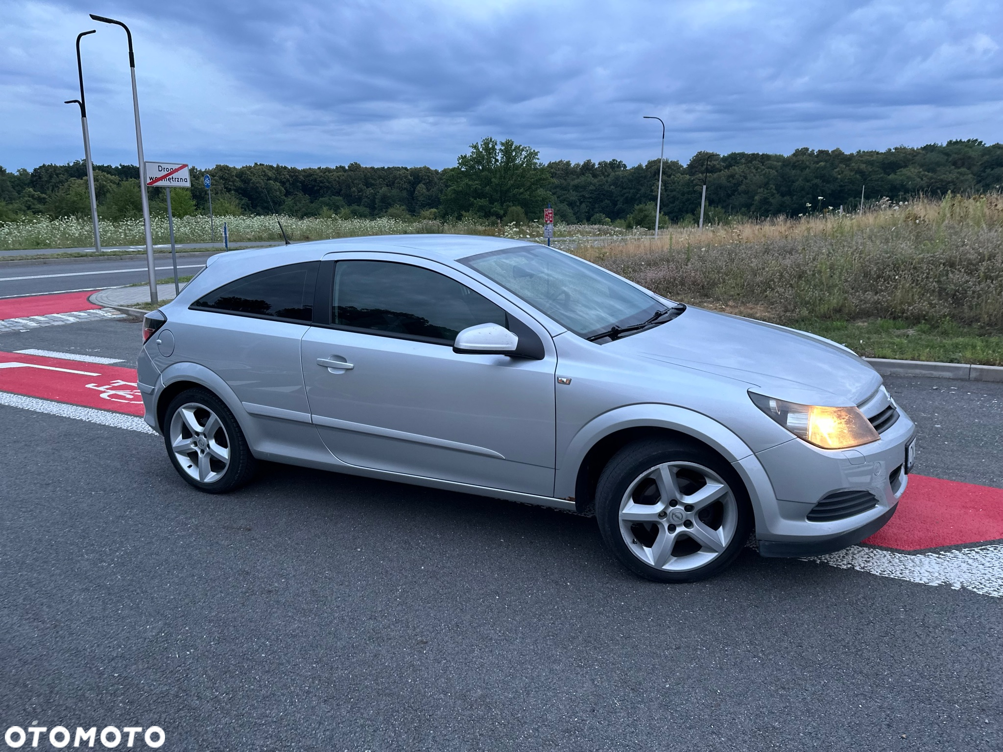 Opel Astra GTC 1.6 - 5